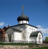 Полностью покрытый резьбой Георгиевский собор в Юрьеве-Польском (построен князем Святославом III Зодчим)