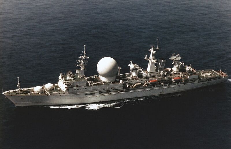 Файл:Корабль «Маршал Неделин» (фото, 1985).jpg