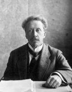 Роберт Классо́н — энергетик, построил первую ЭС 3-фазного тока в РИ (1894–1895, на ОПЗ) и первую торфяную районную Электрогорскую ГРЭС (1912–1914, ныне г. Электрогорск), автор способа добычи торфа гидроторф и проекта Шатурской ГРЭС (1917–1920, крупнейшая в мире ЭС на торфе), участник плана ГОЭЛРО