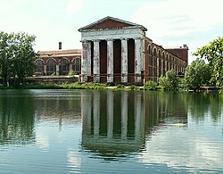 Бетонный корпус фабрики Коноваловых в Вичуге