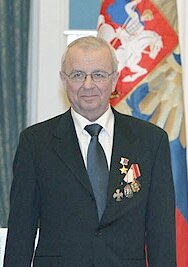 Анатолий Сагалевич — пилот глубоководного аппарата «Мир-1», осуществлял спуски к затонувшему «Титанику», на дно Байкала и, впервые в истории, на дно у Северного полюса