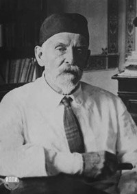 Сергей Навашин — цитолог и эмбриолог растений, открыл двойное оплодотворение у покрытосеменных растений (что объяснило природу их триплоидного эндосперма), заложил основы морфологии хромосом и кариосистематики