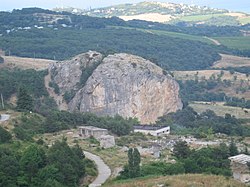 Скала Красный Камень в Гурзуфской долине