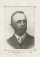 Раймонд Корейво — инженер-судостроитель, основоположник теплоходостроения, изобрёл 2-тактный двигатель с ПДП (противоположно-движущимися поршнями); автор проекта т/х «Мысль» с передачей от двигателя через муфту Корейво, сделавшую возможной обратный ход теплохода (1907) *