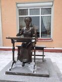 Памятник «Вышивальщица» в Пучеже