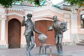 Памятник Остапу Бендеру и Кисе Воробьянинову в Чебоксарах