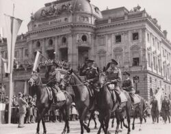 Парадный марш по Братиславе (1945).jpg