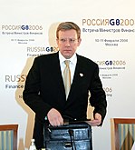 Алексей Кудрин — министр финансов России в 2000-2011 гг. и председатель Счётной палаты с 2018; при нём была восстановлена финансовая система страны, выплачены долги и накоплены резервы