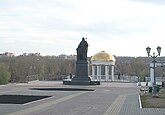 Памятник патриарху Никону и беседка