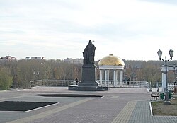 Памятник патриарху Никону