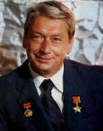 Борис Егоров — участник первого группового полета в космос (экипаж из трех человек), первый врач в космосе *