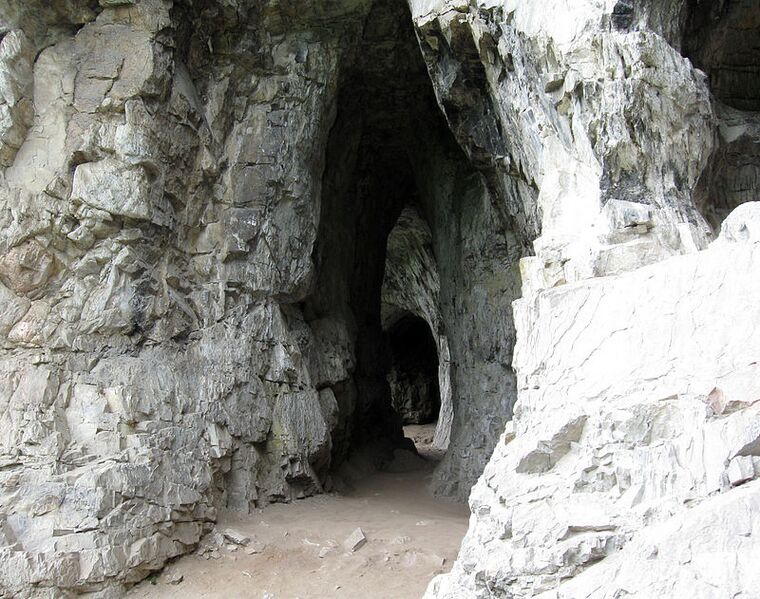 Файл:Большая Тавдинская пещера.JPG