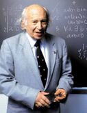 Израиль Гельфанд - основатель современной интегральной геометрии, один из создателей банаховых алгебр, автор репрезентации, пары и тройки Гельфанда