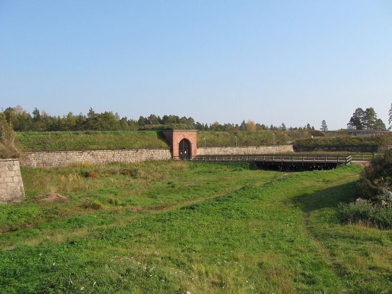 Файл:Ворота крепости Кюменьград (Финляндия).jpg