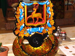 Красный олень (герб и флаг Нижнего Новгорода и области) и хохломская роспись