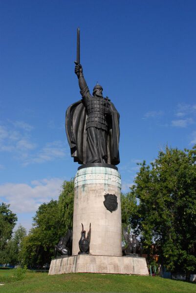 Файл:Памятник Илье Муромцу в Муроме.jpg