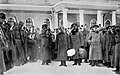 Офицеры, арестованные солдатами, март 1917 г.