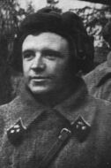 Дмитрий Лавриненко — самый результативный советский танковый ас, подбил со своими экипажами 52 бронемашины противника (за 2 месяца боёв в 1941 г.), погиб в битве за Москву