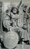 Иван III Великий — первый де-факто царь[23] России; основал поместное войско, объединил Москву и Новгород, собрал вокруг Москвы бо́льшую часть русских земель и сделал её «Третьим Римом», положил конец зависимости Руси от Орды