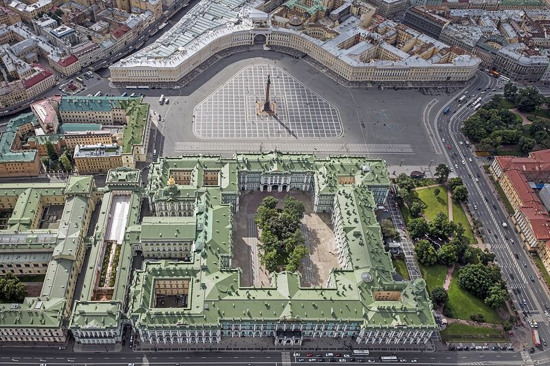 Файл:Зимний дворец и Дворцовая площадь с высоты птичьего полёта.jpg