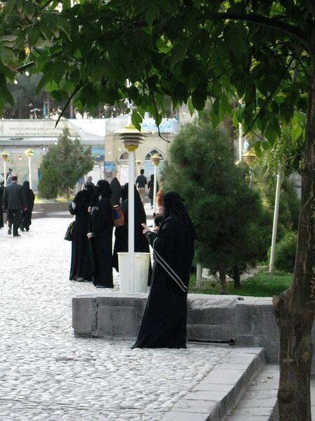Файл:Saudi Arabian woman with Burqa taking photo from Mosque of Mohammad al Mahruq - Nishapur 1.JPG