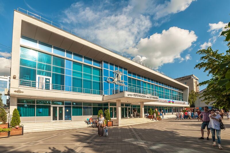 Файл:Музыкальный театр (Краснодар).jpg