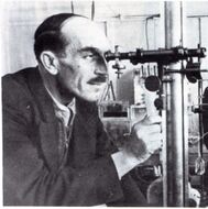 Николай Семёнов — основатель химической физики, тепловой теории воспламенения и теории цепных реакций, открыл разветвлённые цепные реакции; нобелевский лауреат по химии