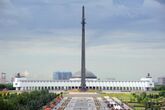 Монумент Победы — самый высокий памятник в России (141,8 м)