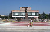 Монумент «Навеки с Россией» в Нальчике