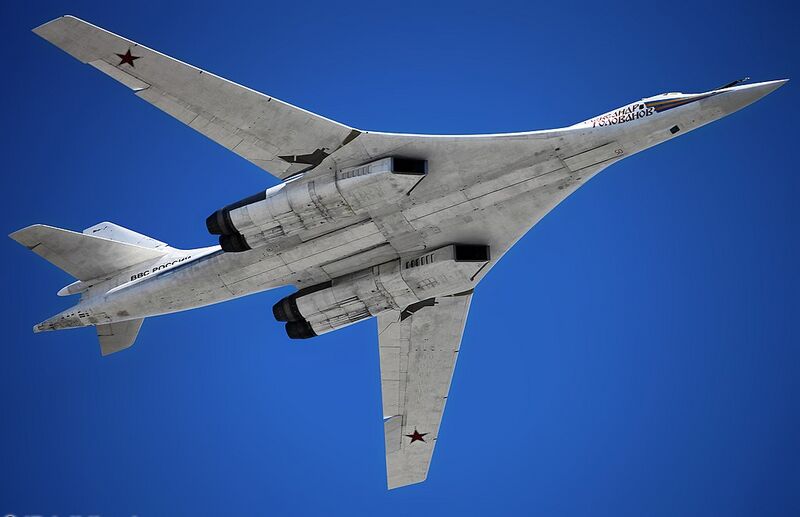 Файл:Ракетоносец Ту-160 (2013).jpg